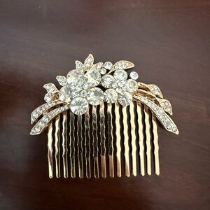 Elegant Gold Hair Comb with Crystal Accents